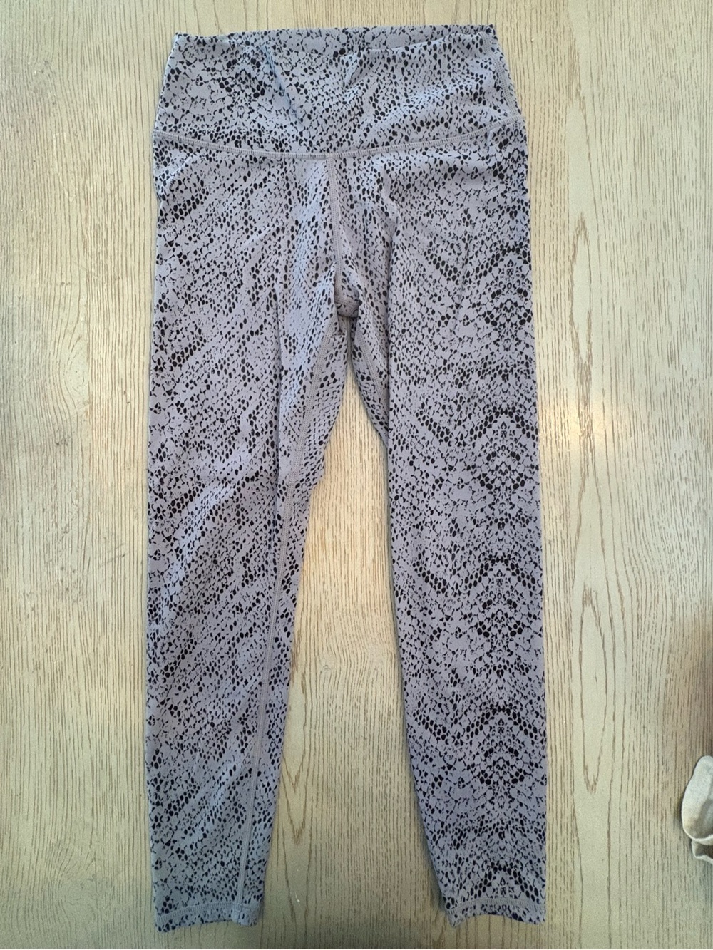 Varley Snake-Print Leggings in Light Gray and Black